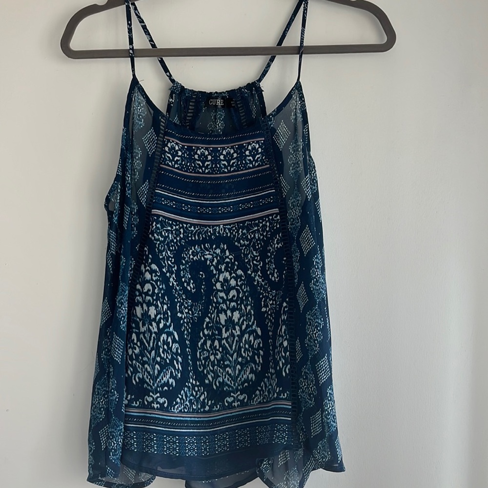Flowy tank